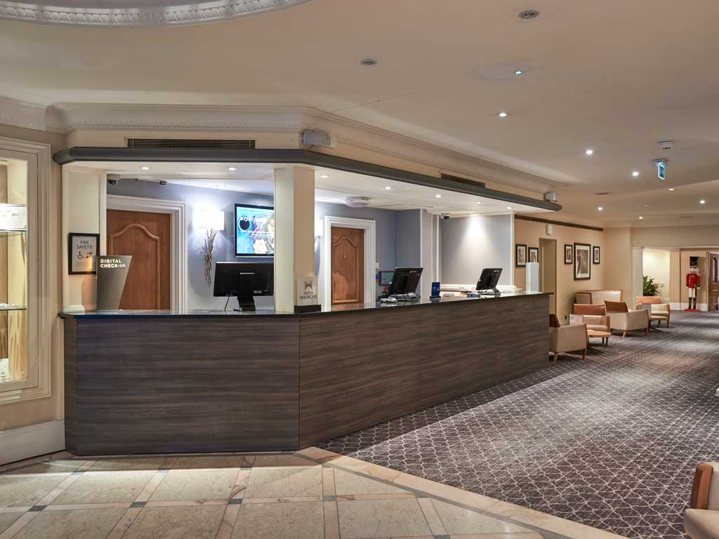 Hilton St Anne's Manor, Wokingham, Berkshire » Venue Details